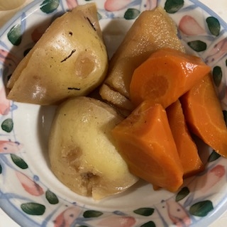 じゃがいもとにんじんの甘辛煮