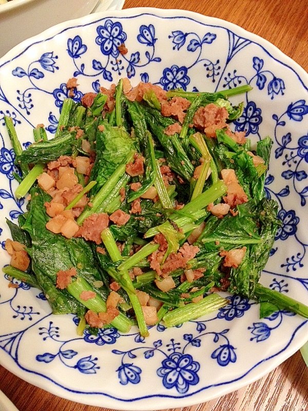 カブの葉とコンビーフハッシュの醤油炒め