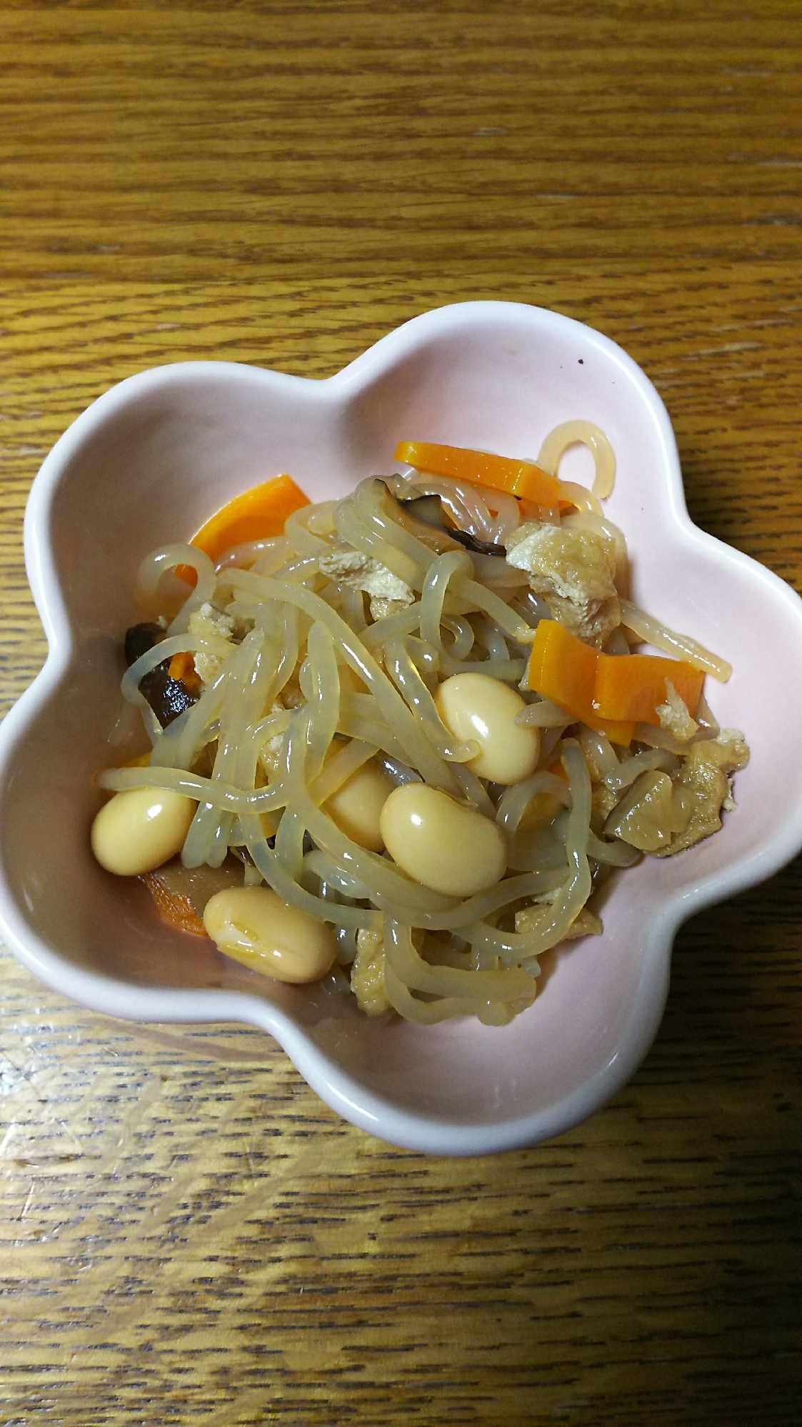 糸こんにゃく、大豆、椎茸、揚げの煮物