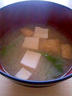 ★豆腐・揚げ・ほうれん草の味噌汁★