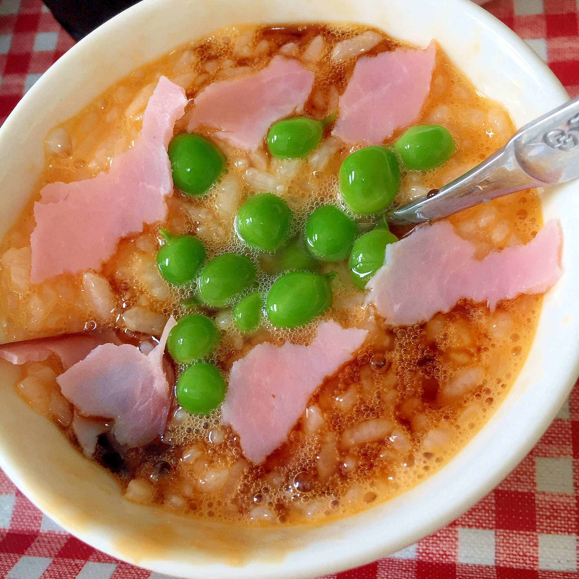 グリーンピースとハムの卵かけご飯☆