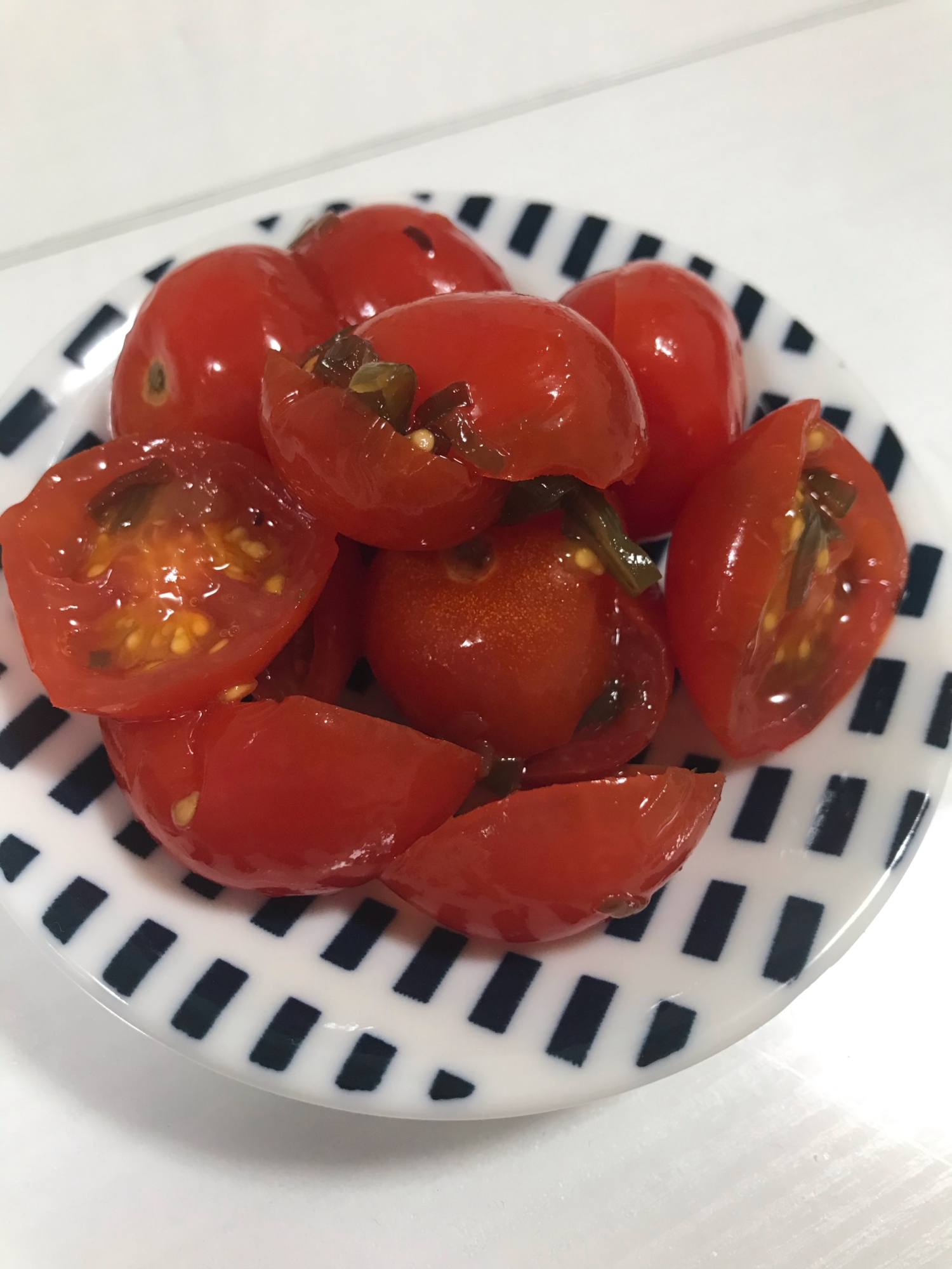 トマトの塩昆布マリネ