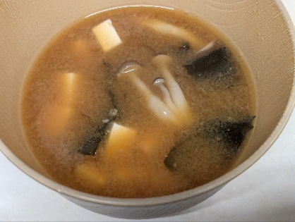 お手軽ワカメの味噌汁