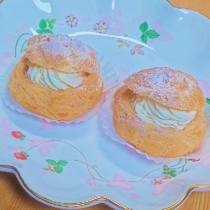 膨らんで 綺麗に 形もできました!
カスタードクリームと生クリームでダブルシューにしました♡⁠おやつにいただきました!レシピ ありがとうございます!!