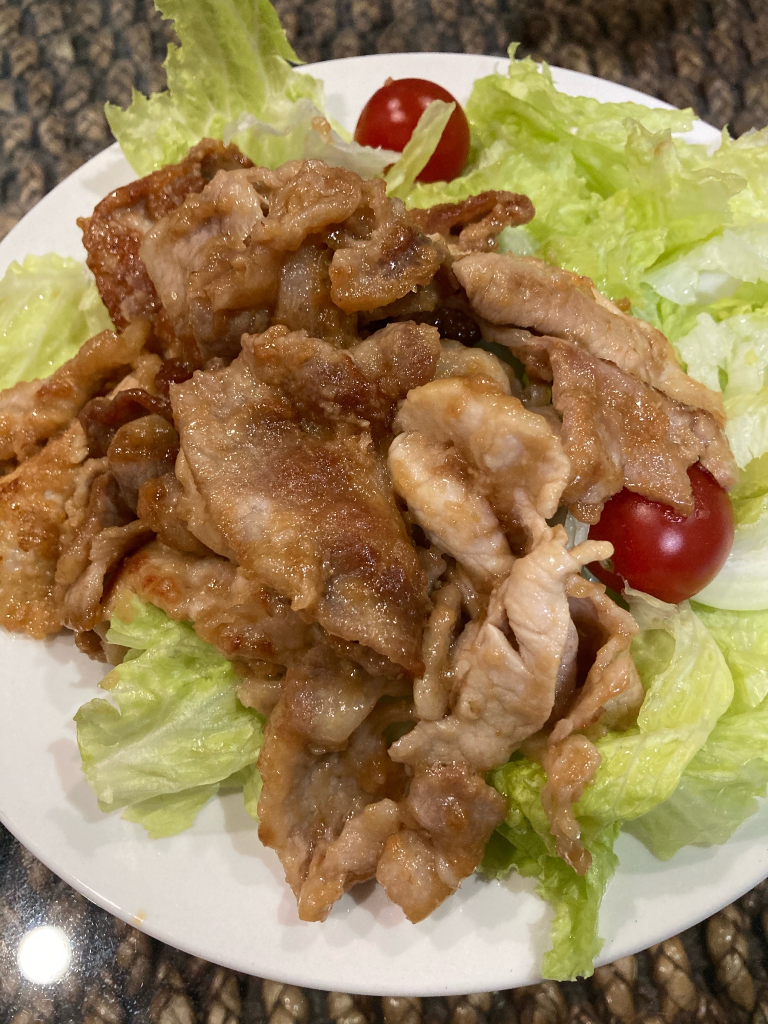 ご飯がすすむ！タレがしっかり絡む生姜焼き