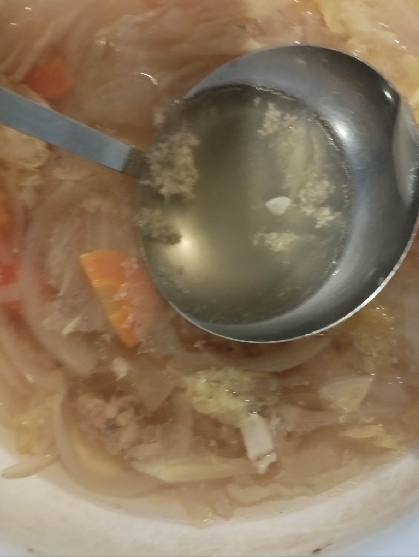 豚バラ肉と白菜のコンソメスープ
