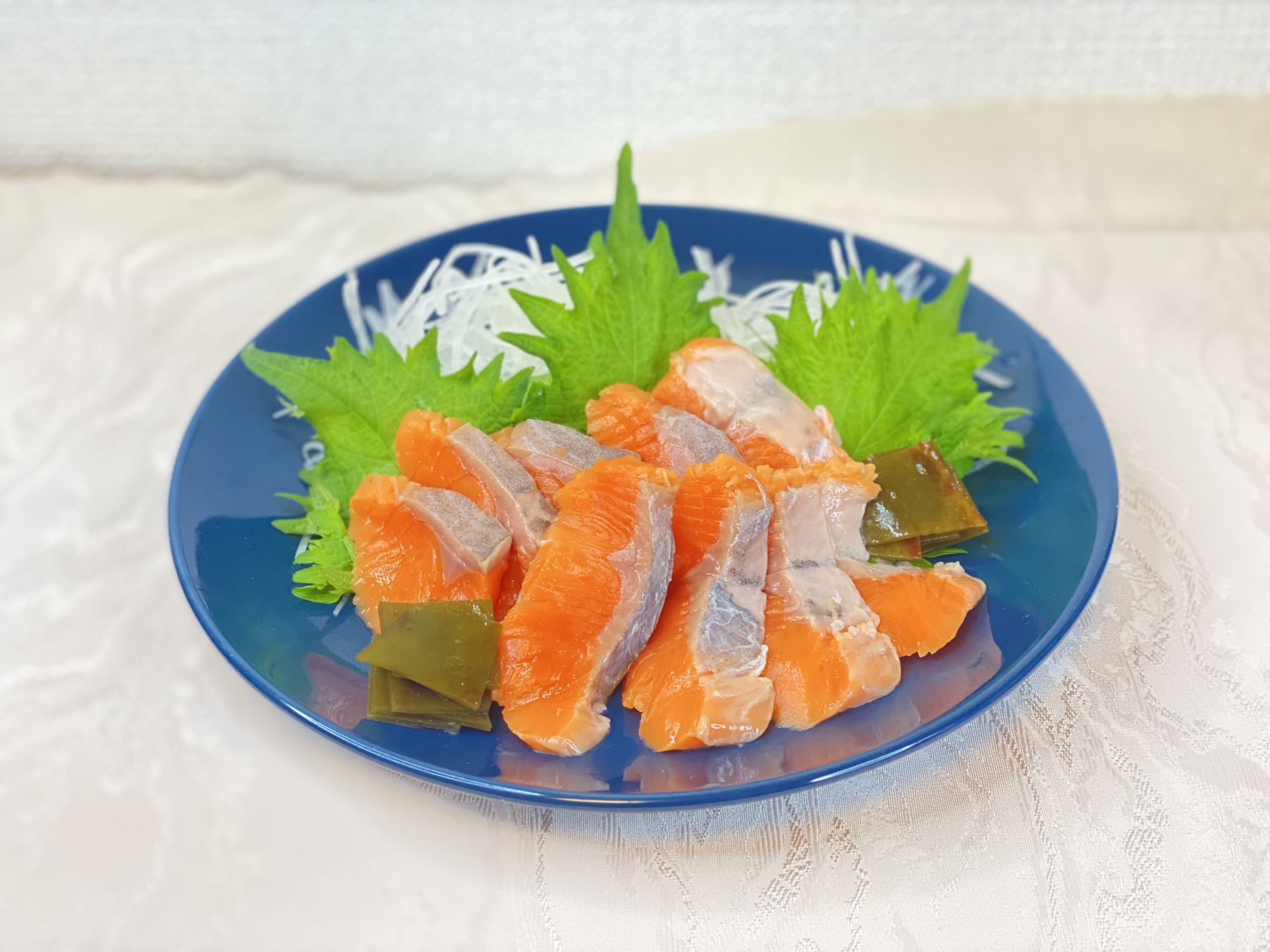 サーモンの昆布締め