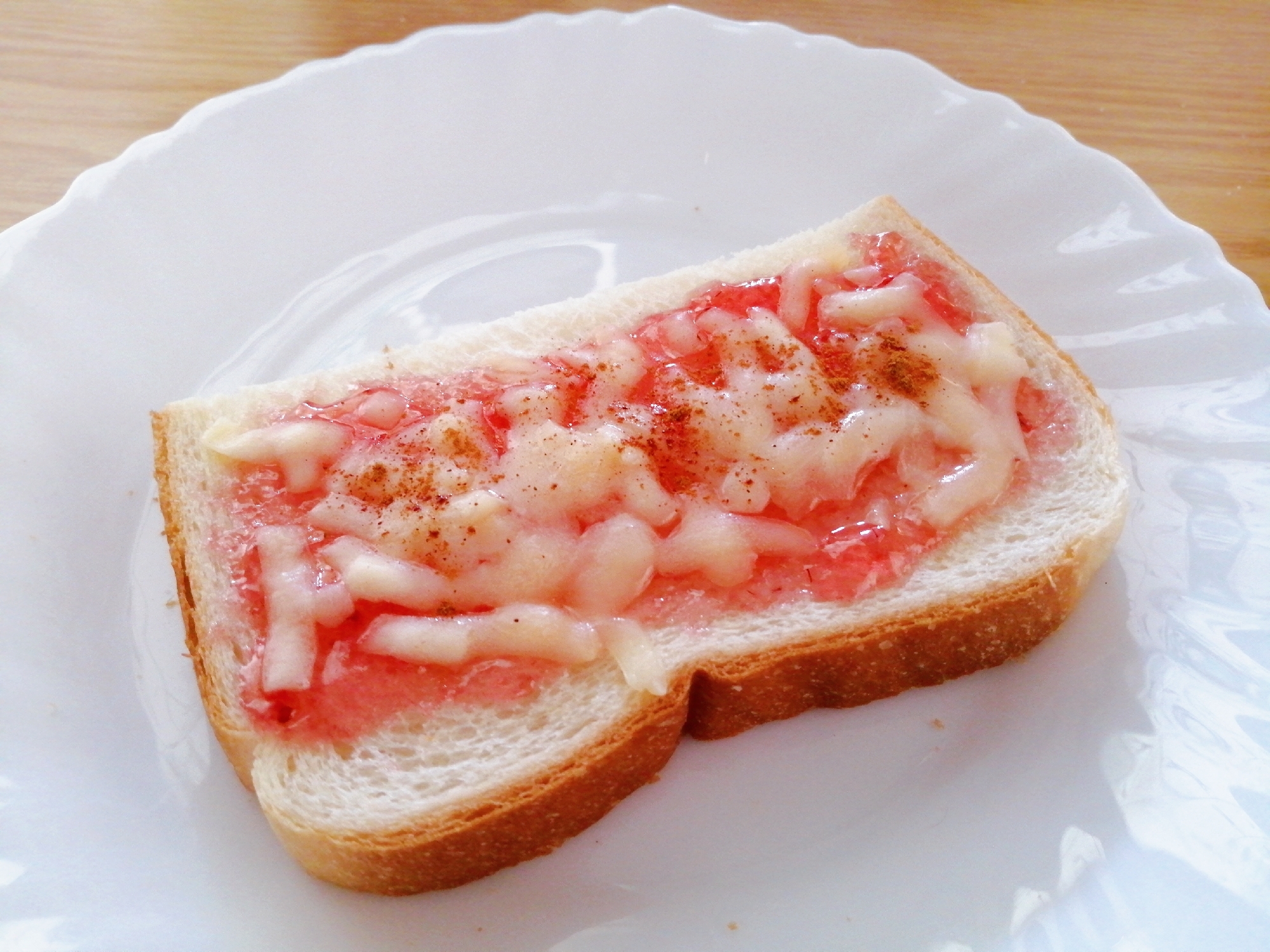 シナモン香る☆苺ジャムとチーズのトースト