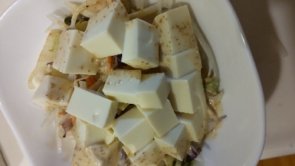 ごまドレッシングの豆腐サラダ