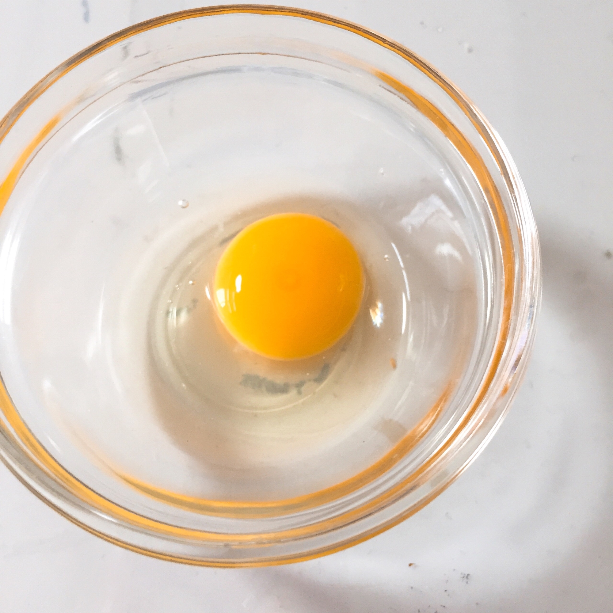 うずら卵の割り方