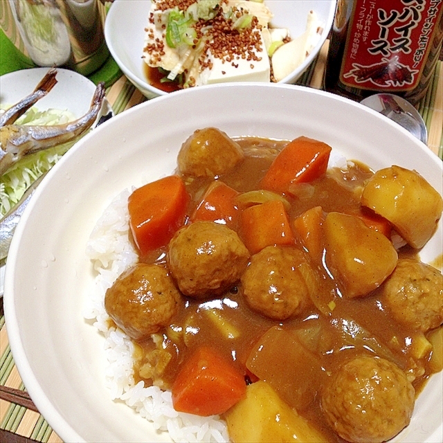 だこにんぐで具ぅごーろごろ　大満腹カレーライス