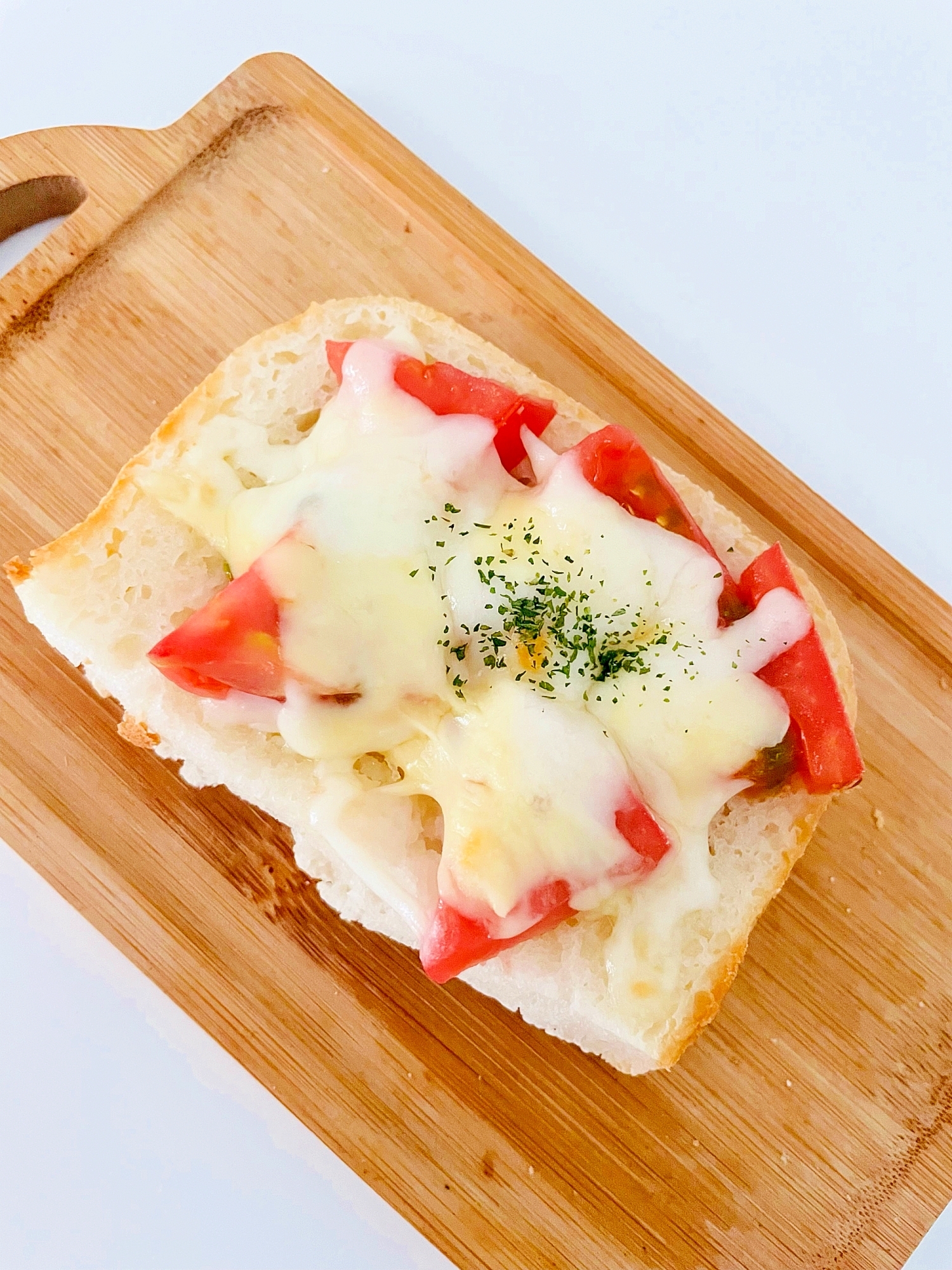 トマトとチーズのトースト