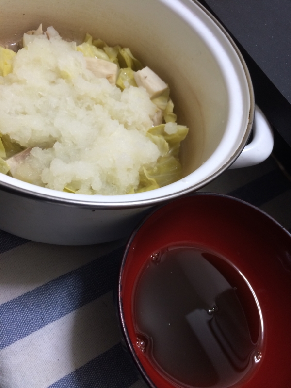 鶏肉とキャベツの大根おろし蒸し鍋