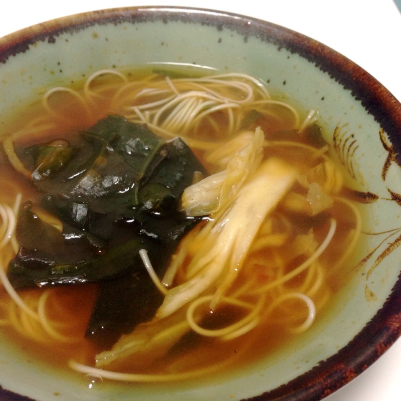 包丁いらず!わかめとキムチのにゅうめん