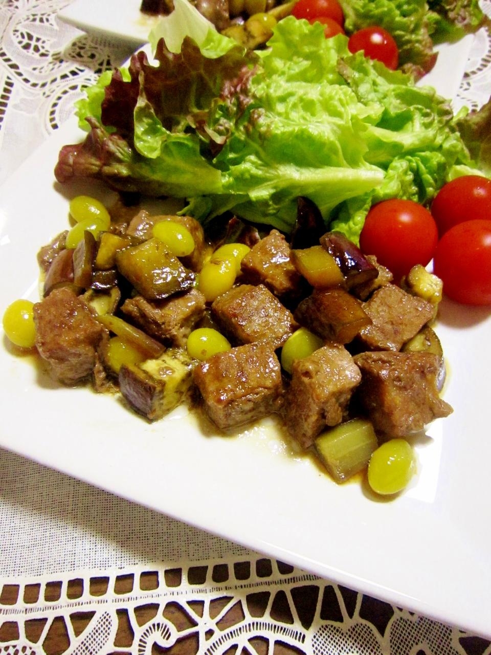 茄子と銀杏とサイコロステーキ