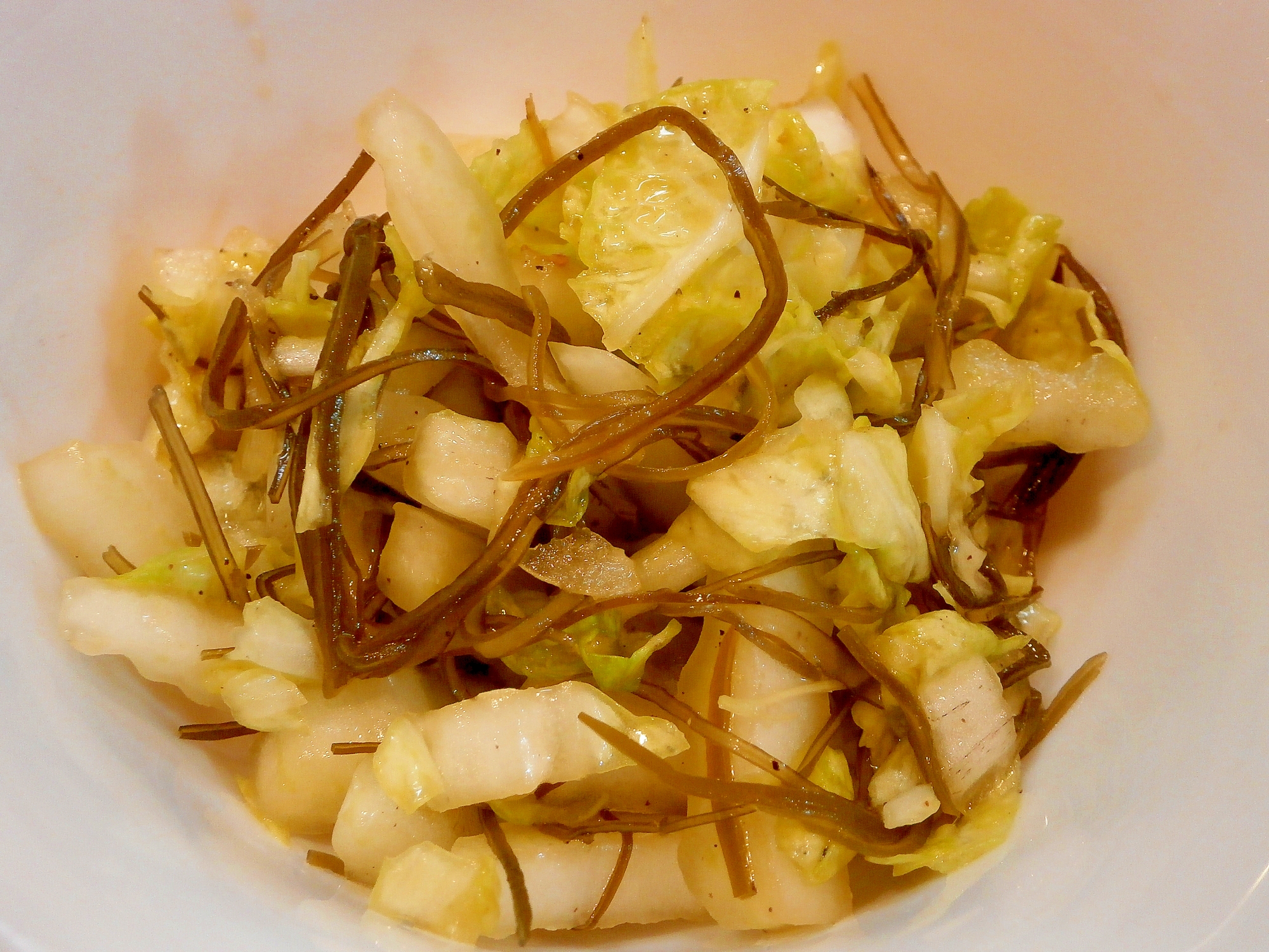 白菜と細切り昆布のサラダ