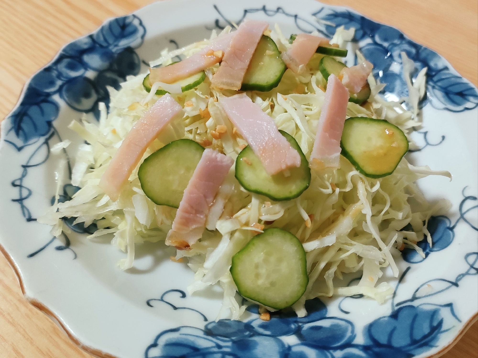 キャベツときゅうりとハムのサラダ