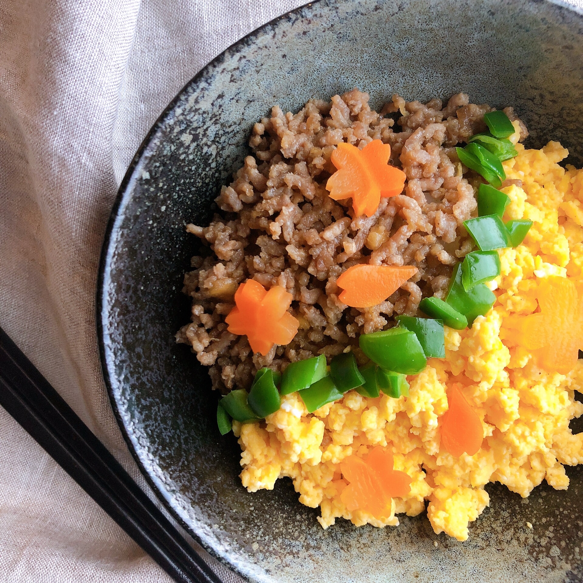 \どんどんイケるー!!!食いしん坊の4食丼っ♡/