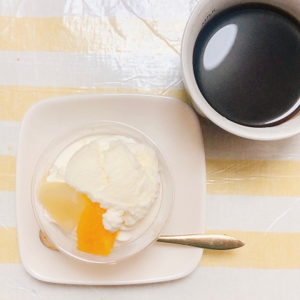 フルーツみつ豆の缶詰で白くまくん風シャーベット