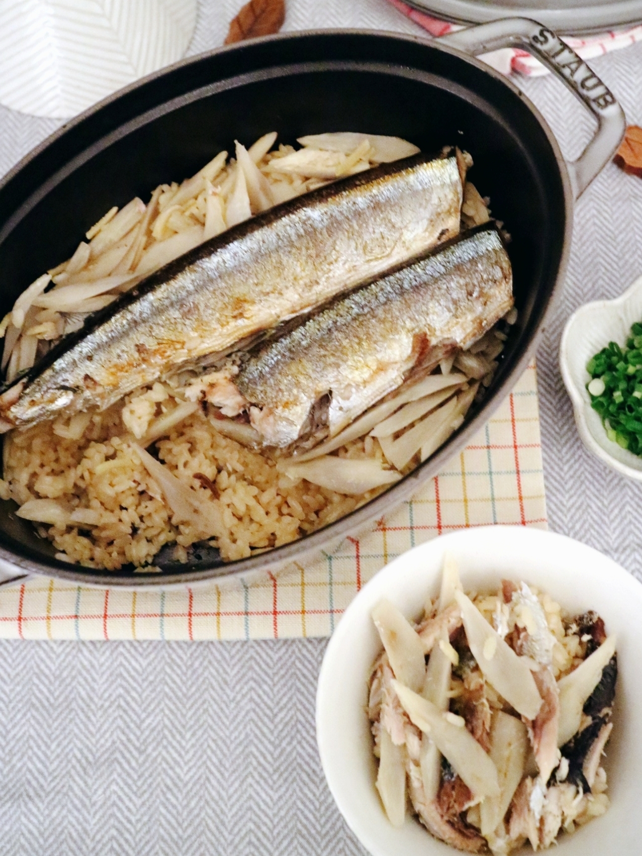 秋刀魚とごぼうの炊き込みご飯