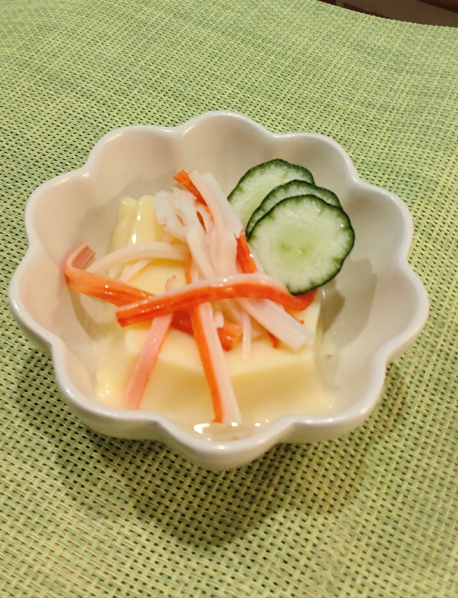 カニカマときゅうりの玉子豆腐
