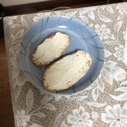 クリームチーズのせ フランスパン