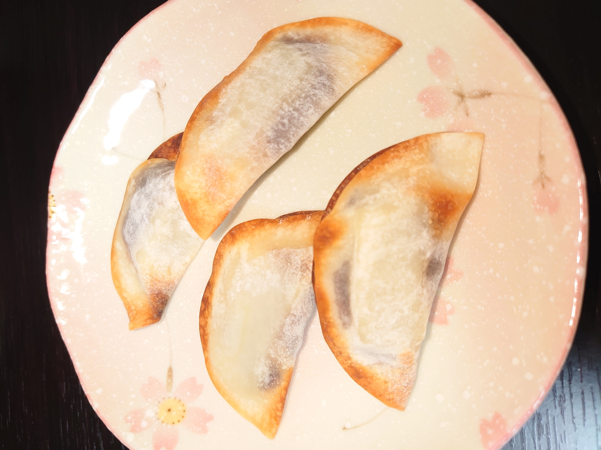 あんことお餅の餃子の皮スイーツ