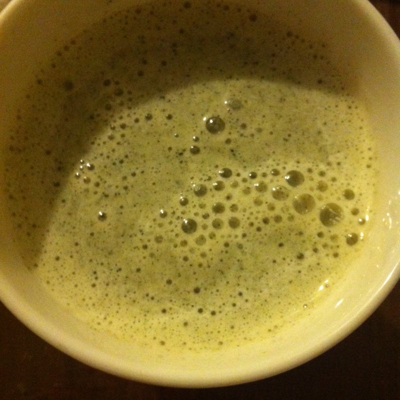 緑茶粉いりバナナミルク豆乳