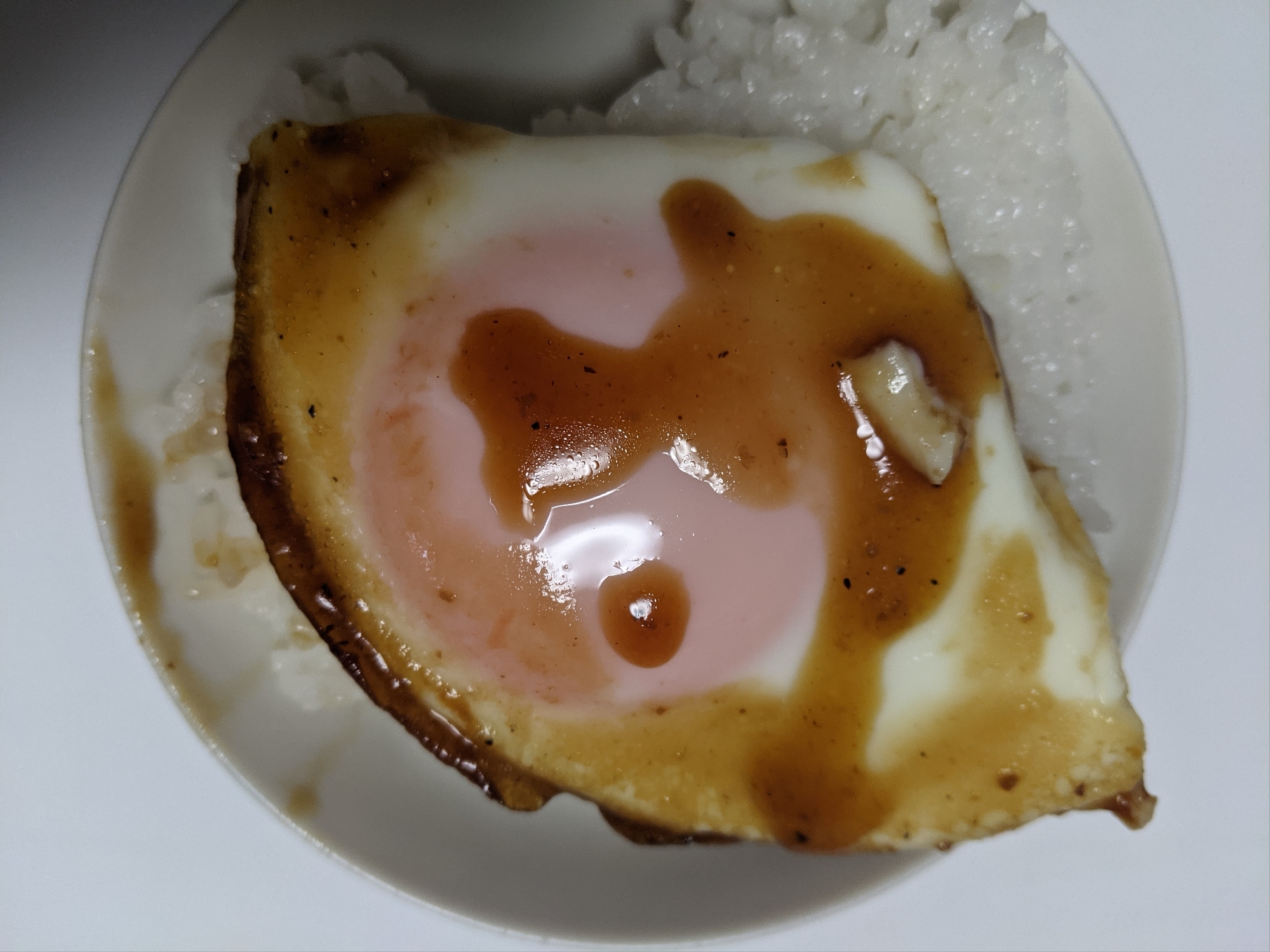 オリーブオイルと焼肉のたれの目玉焼き