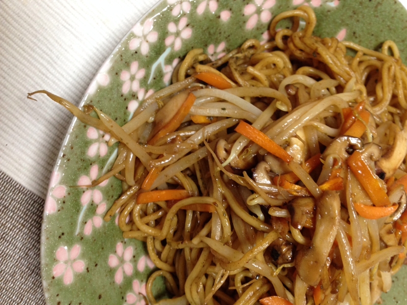 もやしと椎茸のソース焼きそば(*^^*)☆