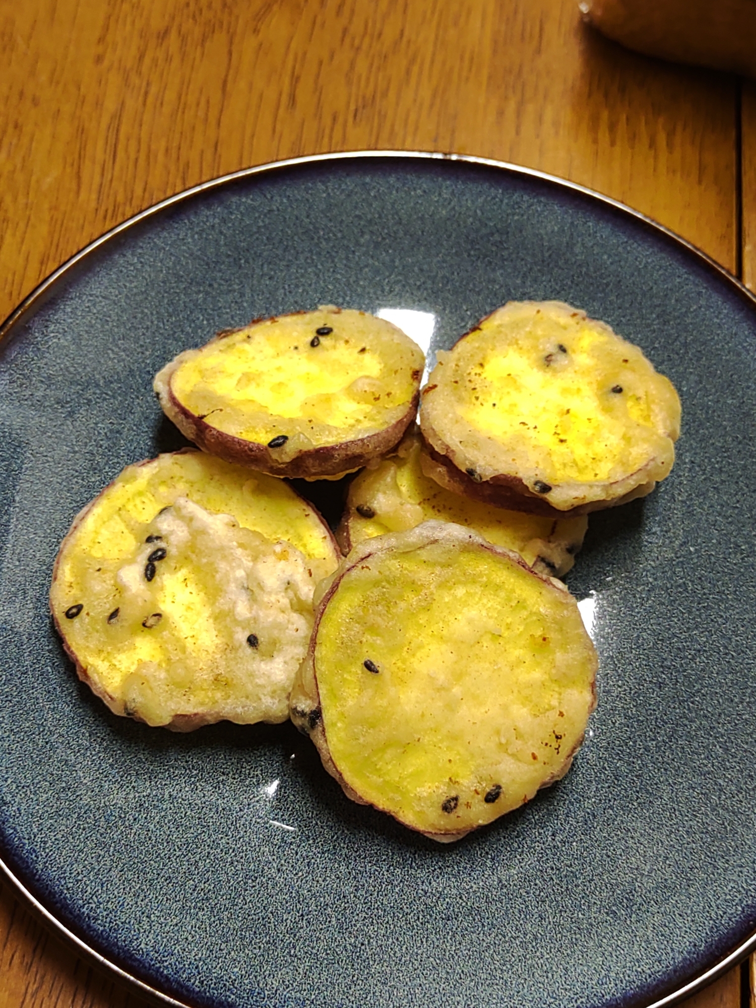 ごま入りさつまいもの天ぷら