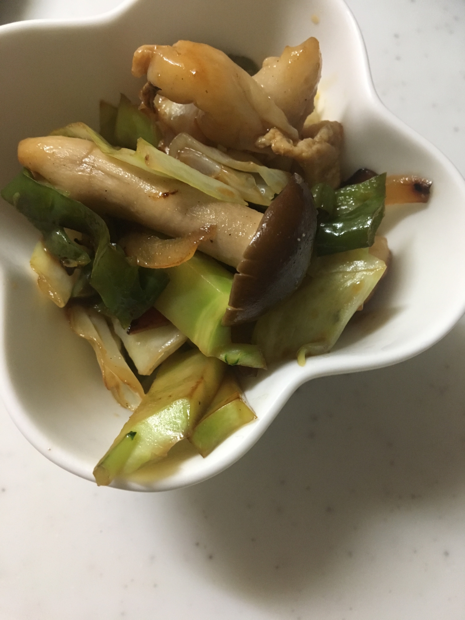 鶏皮とブロッコリーの茎入り✨焼肉タレ野菜炒め