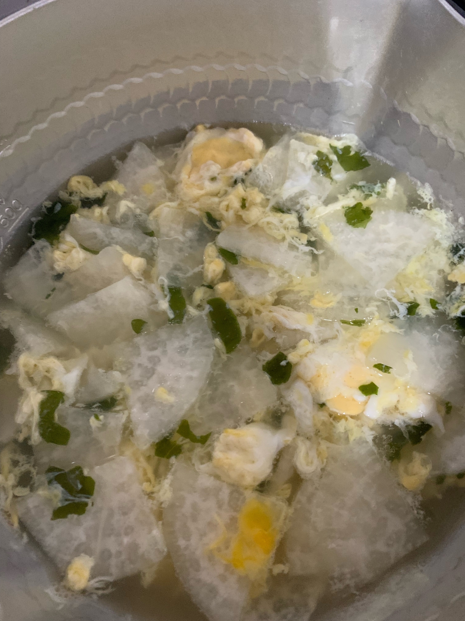 大根とわかめと卵の中華スープ