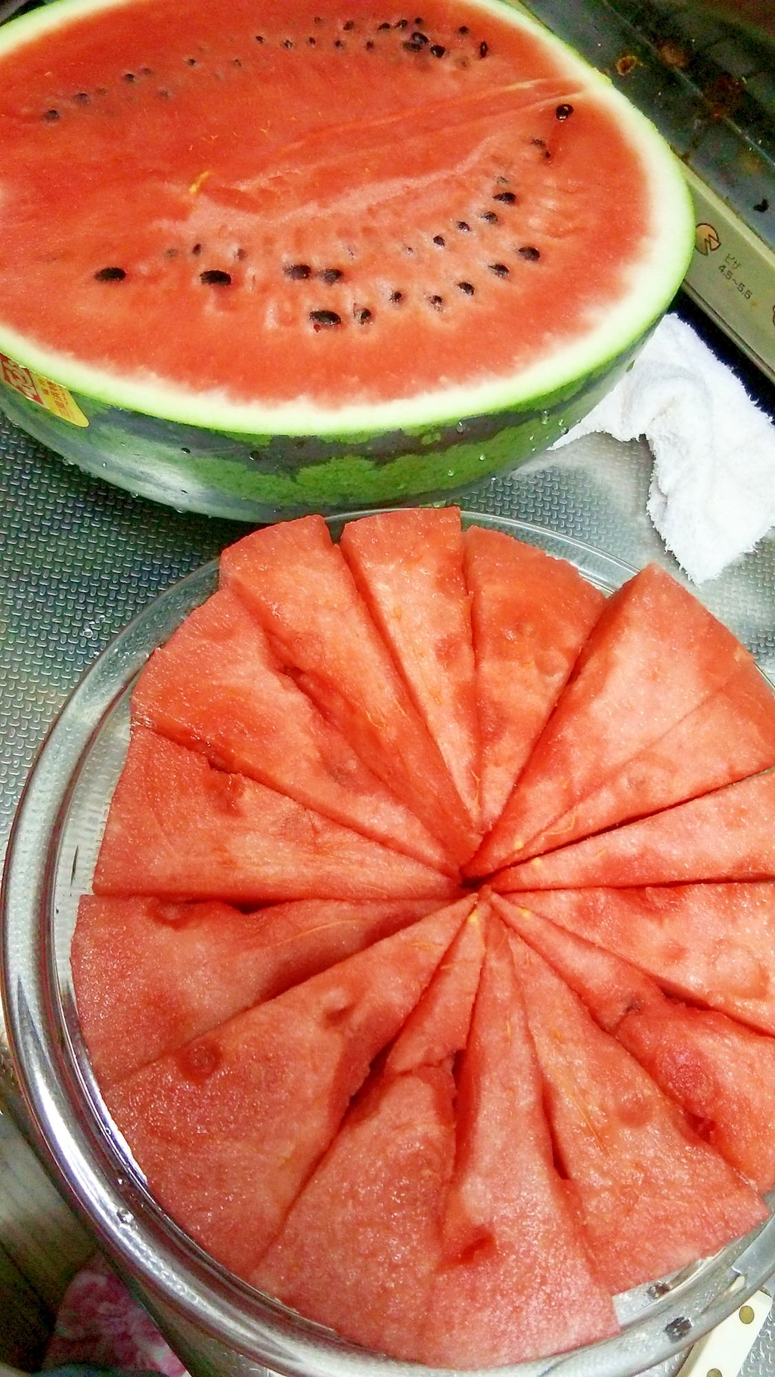 スイカの食べやすく保存しやすい切り方 レシピ 作り方 By はぁなぷ 楽天レシピ スイカの食べやすく保存しやすい切り方 レシピ 作り方 By はぁなぷ 楽天レシピ