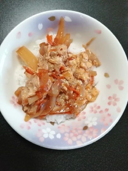 にんじんと玉ねぎの玉子とじ丼