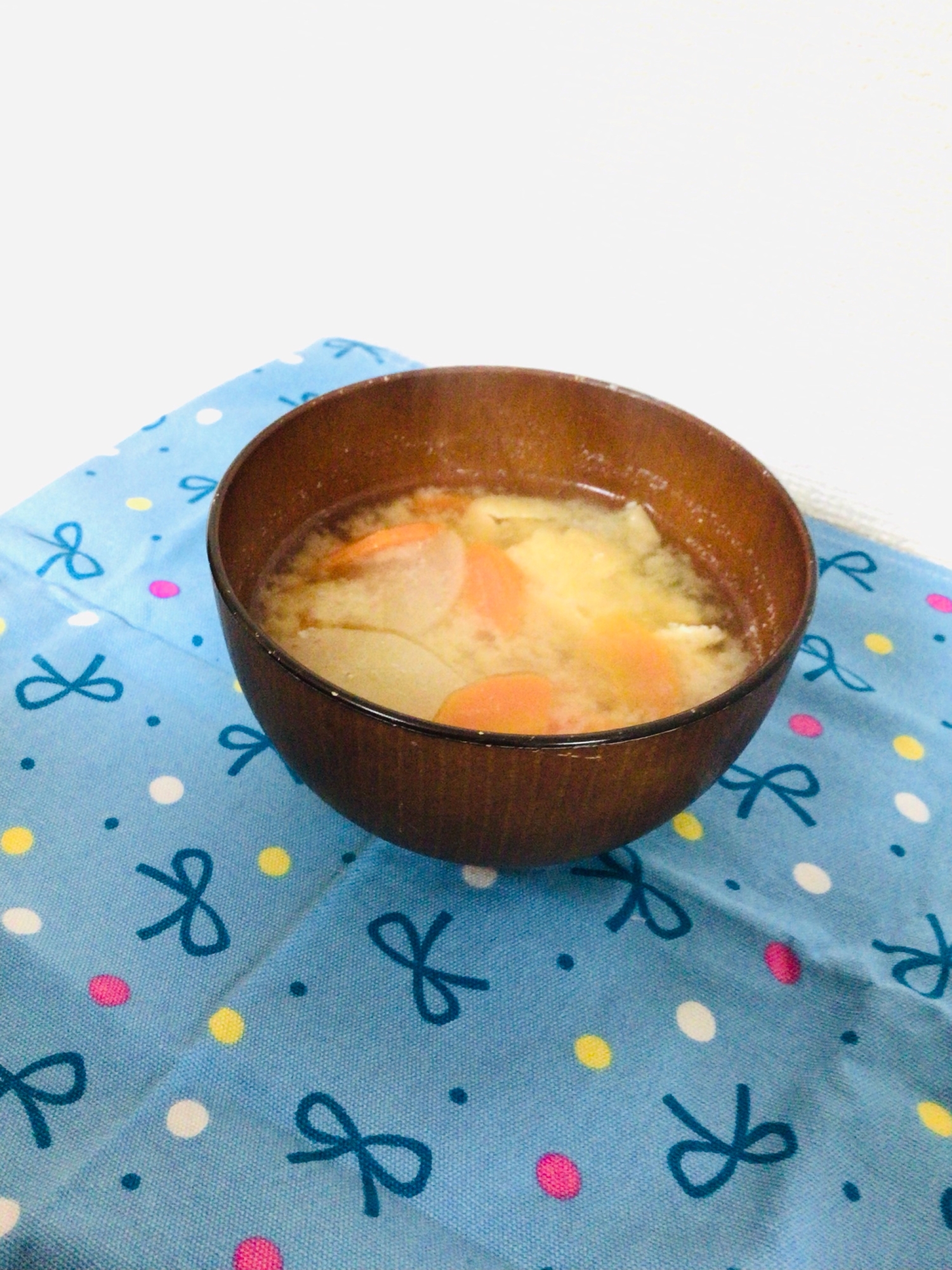 大根と人参と油揚げ奇跡のコラボ❗️神の味噌汁