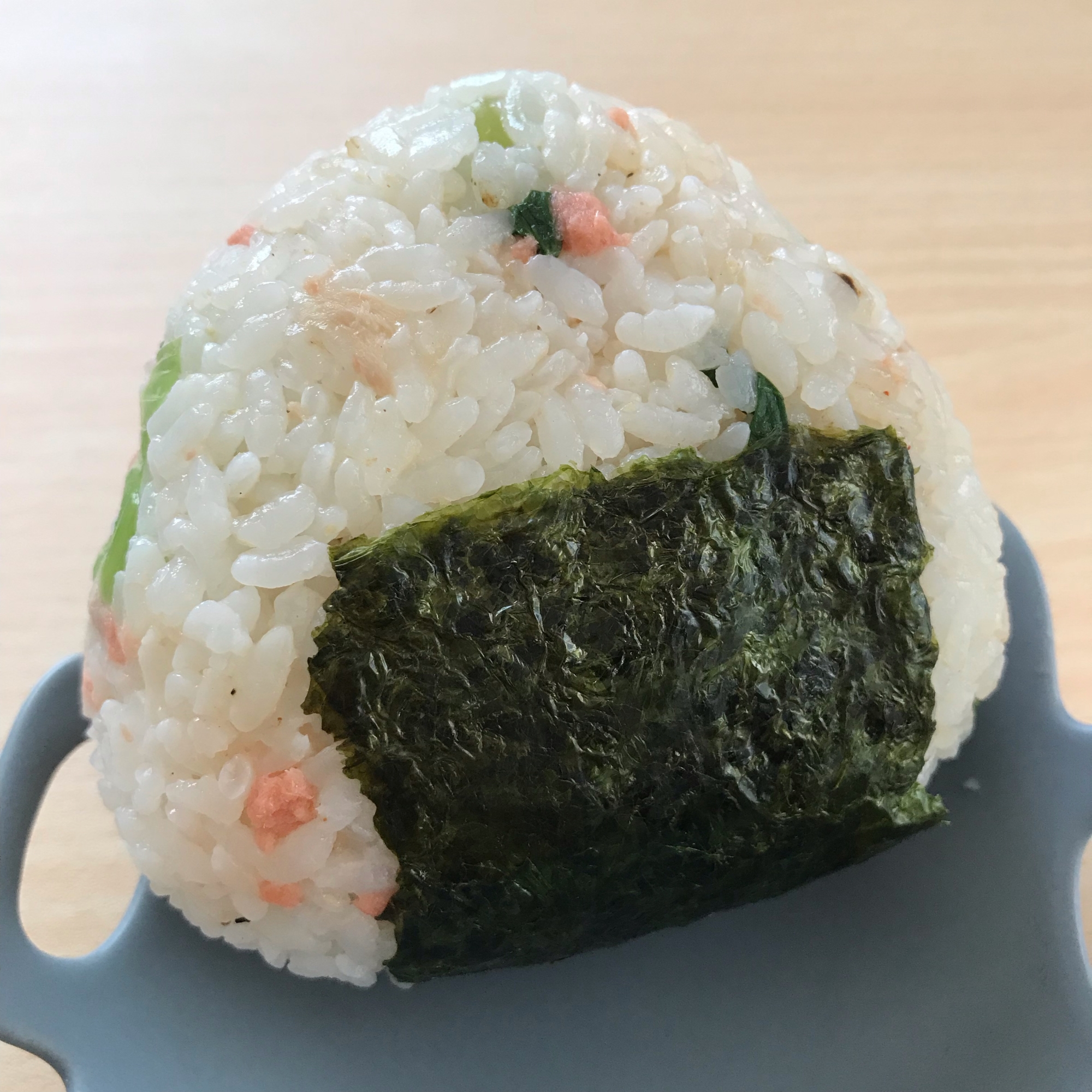 小松菜と鮭マヨおにぎり