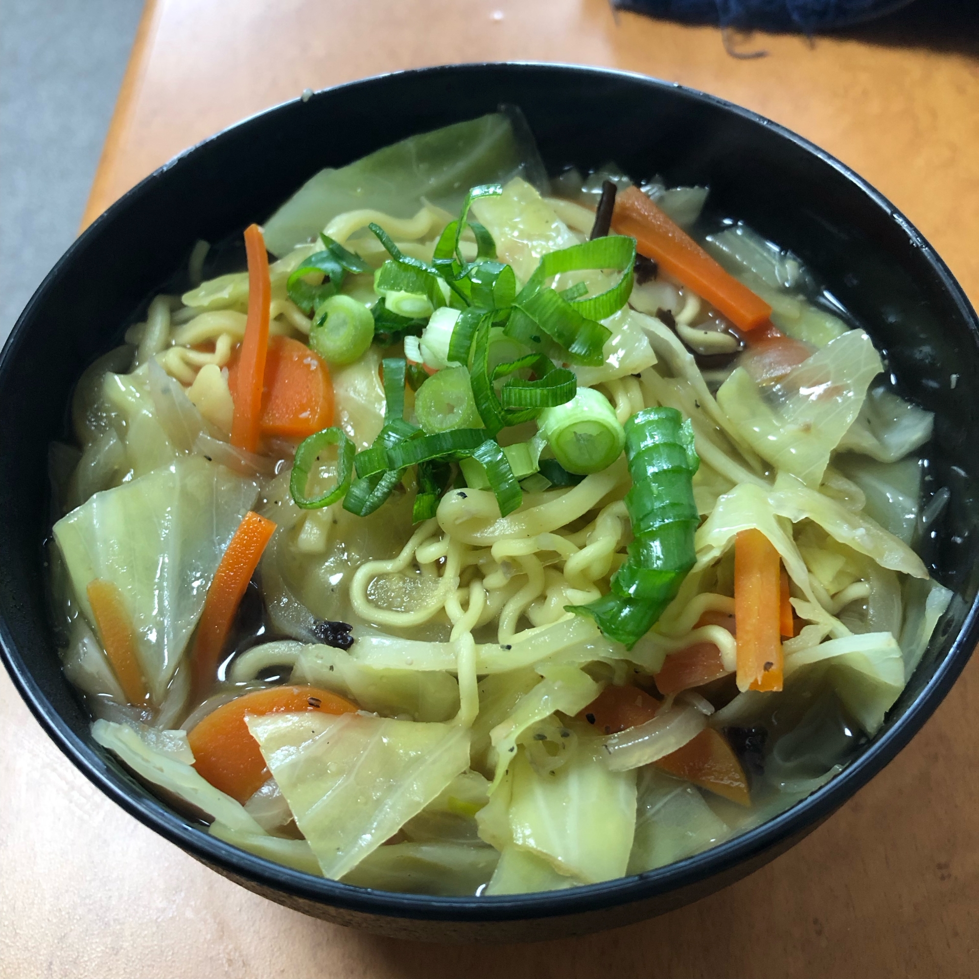 野菜ちょい足し！簡単塩ラーメン