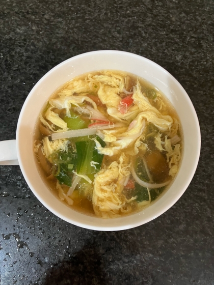 オイスターソースが隠し味♡カニカマと卵のスープ