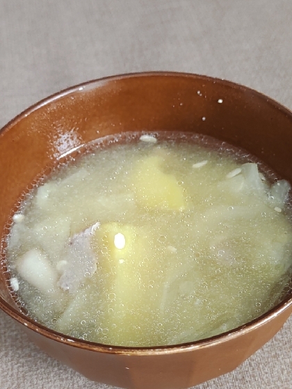 キャベツと卵の味噌汁