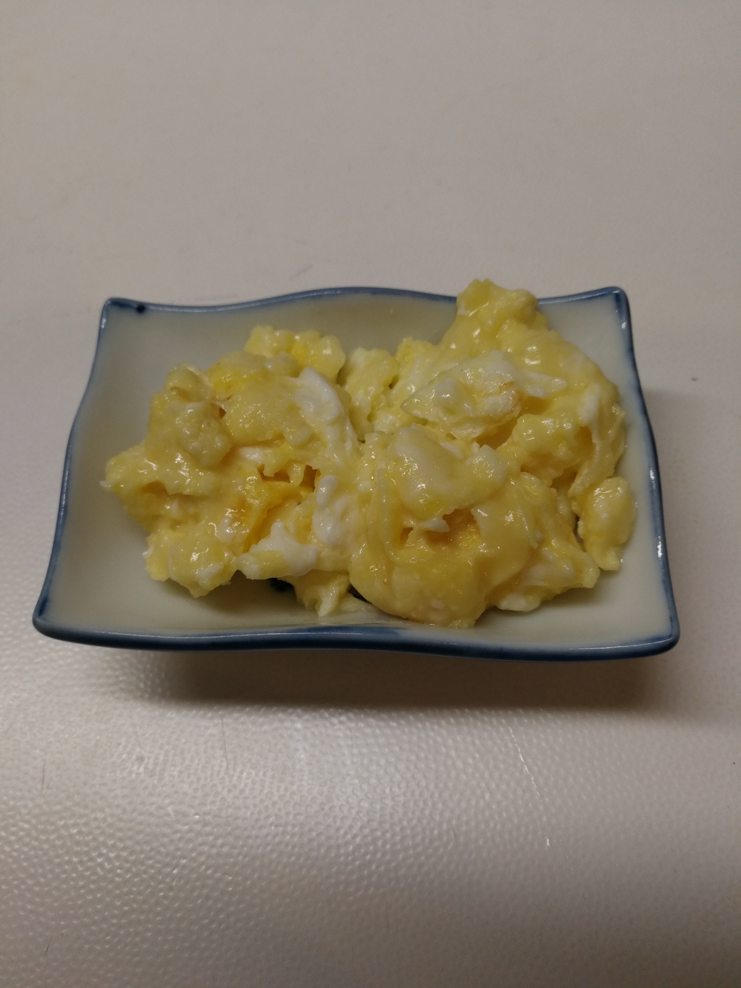 【離乳食後期】チーズ入りスクランブルエッグ
