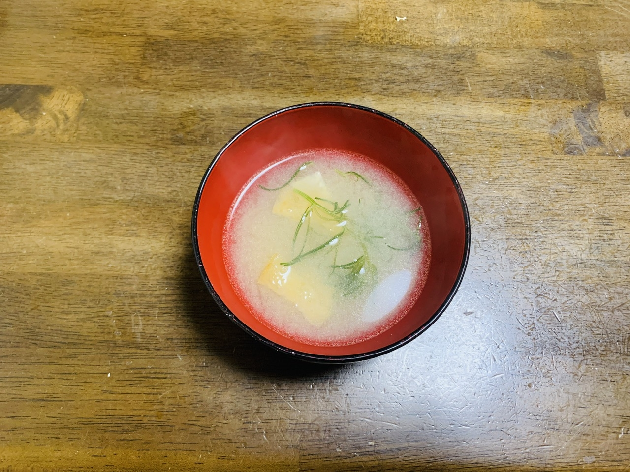 味噌汁レシピ　油揚げとおかひじきの味噌汁