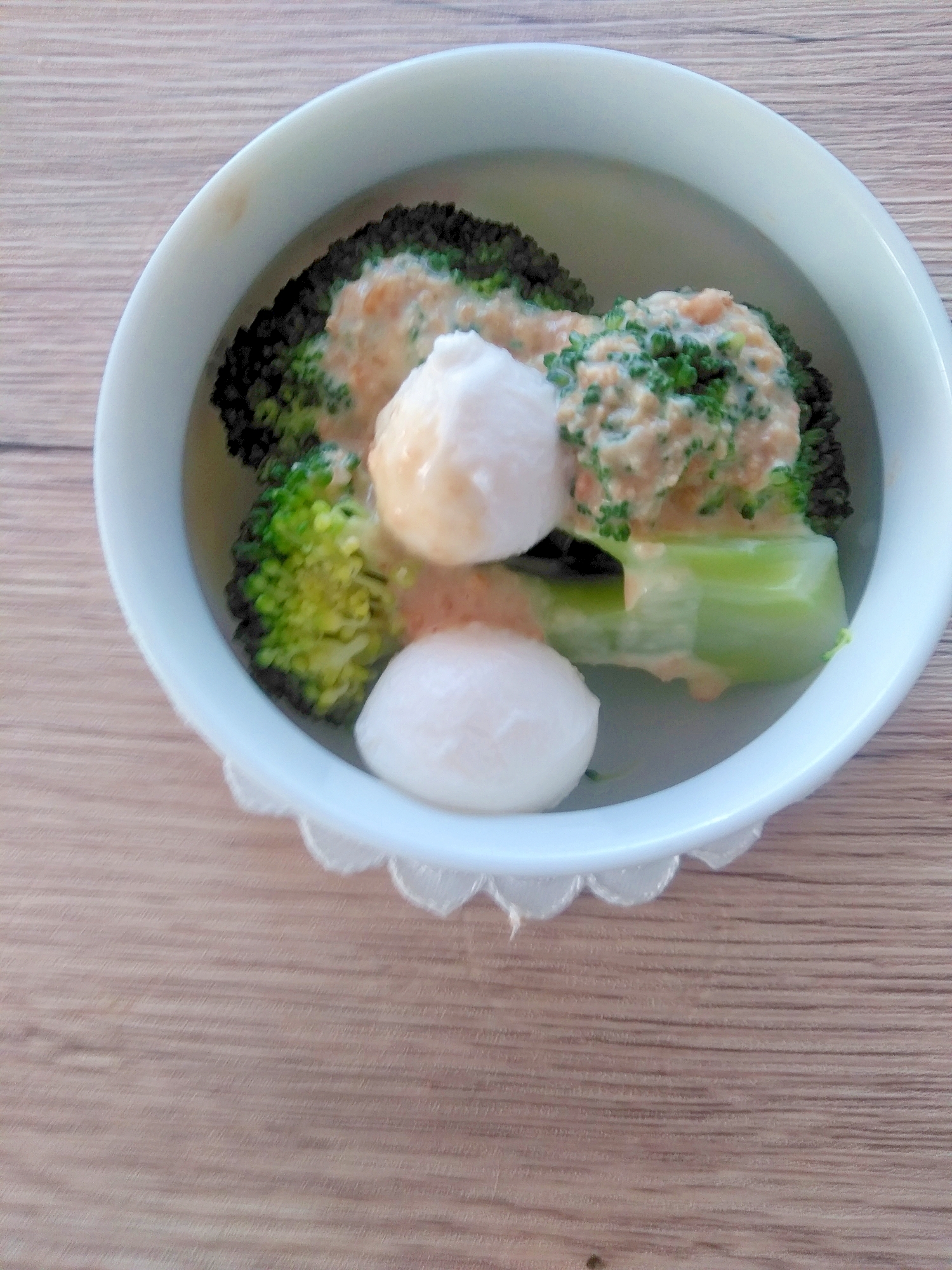 ブロッコリーとモッツァレラの味噌和え
