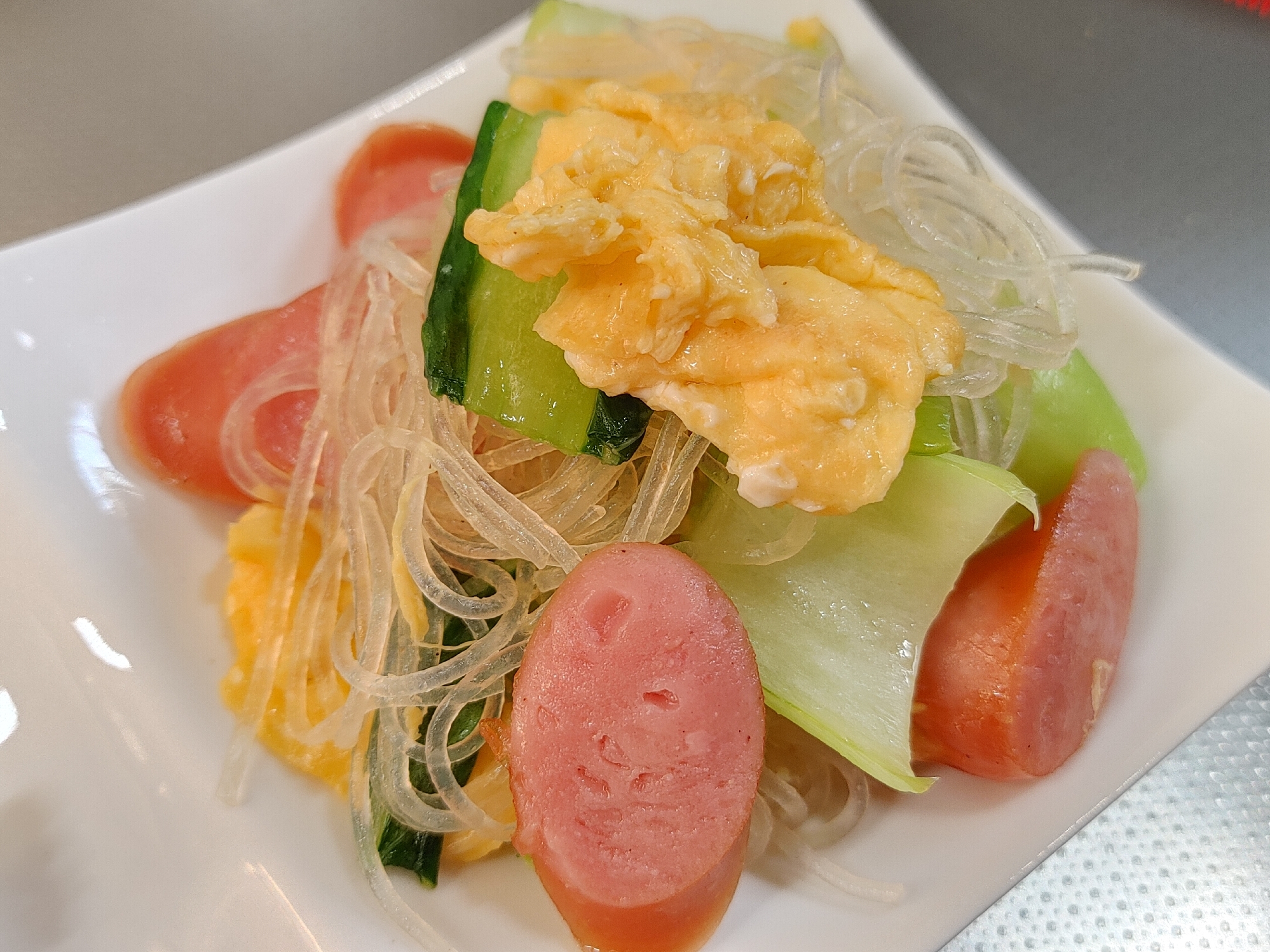 チンゲン菜と春雨ウィンたま炒め