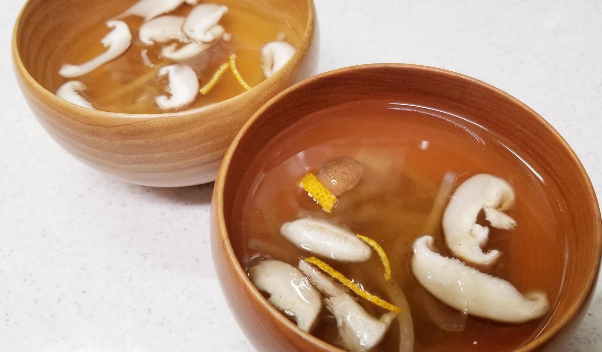 玉ねぎと椎茸で茅乃舎と白だしのお吸い物★陳皮入り