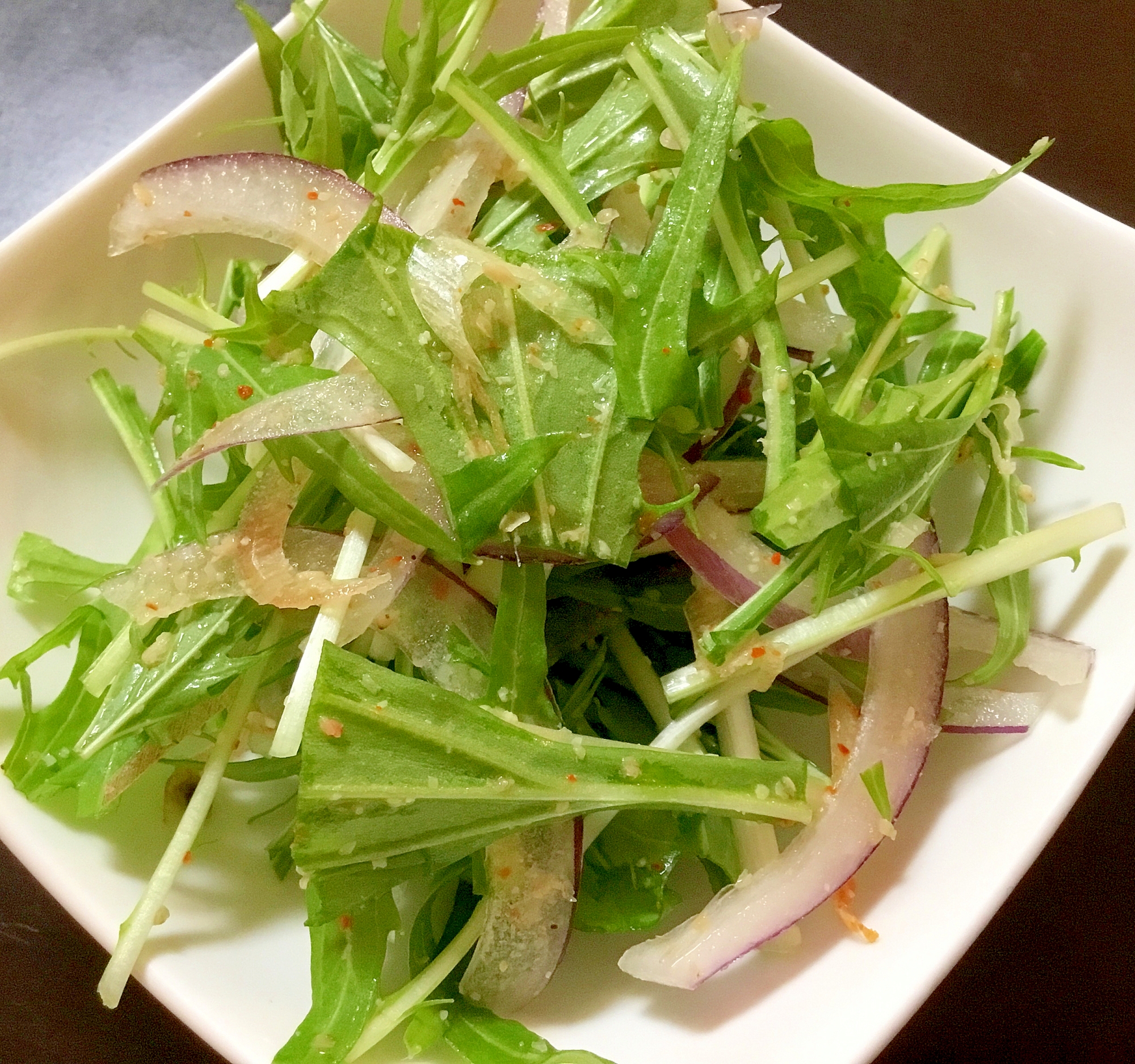 水菜と紫玉ねぎのサラダ