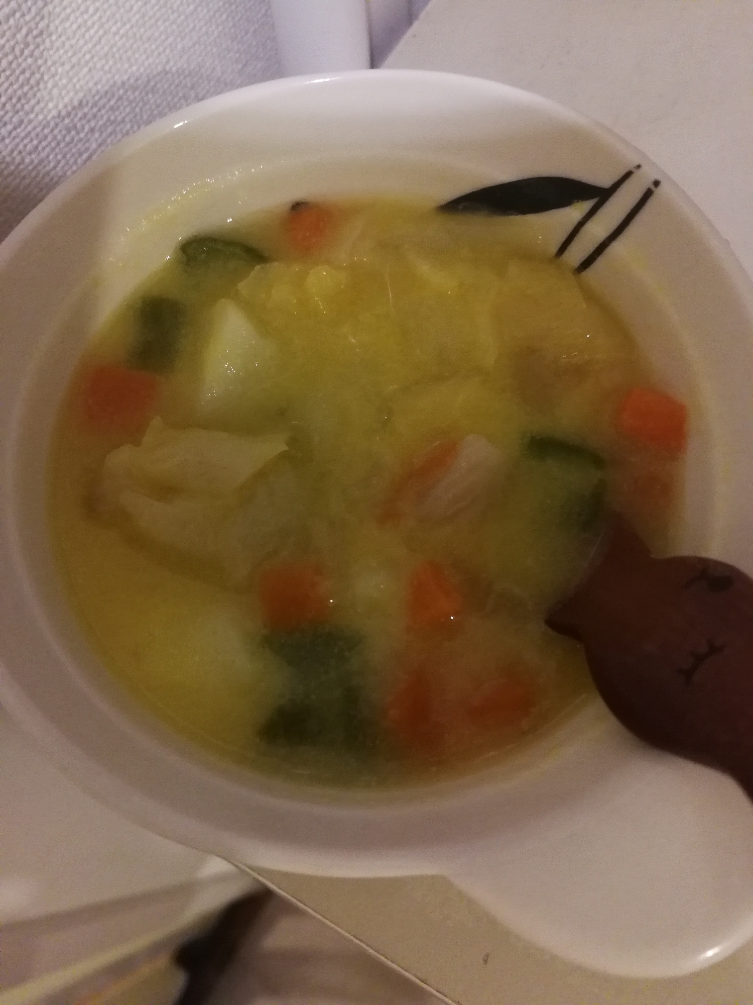 【離乳食後期】タラと野菜のコーンスープ