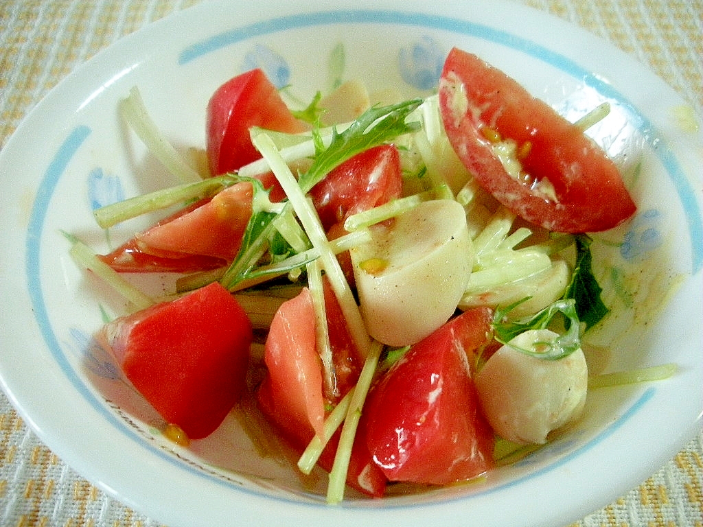 トマトと水菜と魚肉ソーセージのサラダ