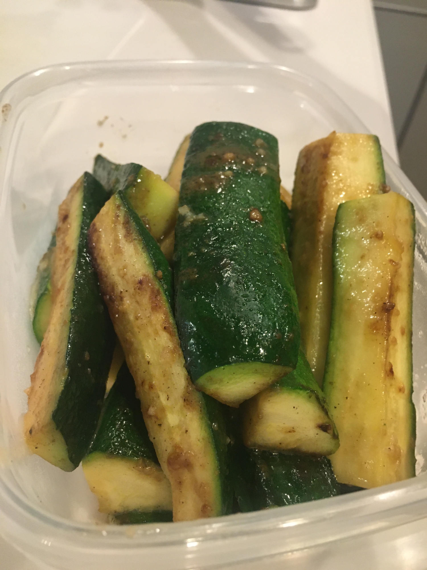 じゅわウマ ズッキーニのガリバタ炒め