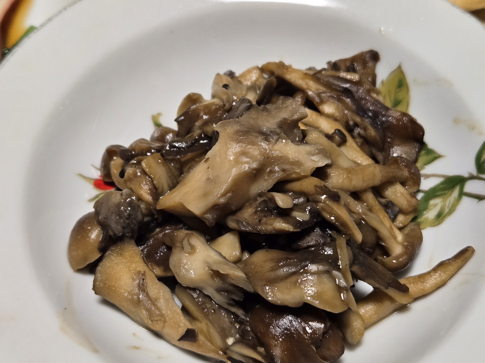 舞茸のマヨネーズ醤油炒め